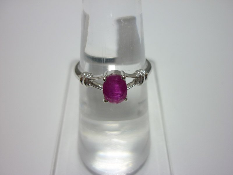 1NATURAL 4.25 CTW RUBY RING .925 STERLING SILVER: 1NATURAL 4.25 CTW RUBY RING .925 STERLING SILVER **|**|** NATURAL 4.25 CTW RUBY RING .925 STERLING SILVER RUBY WEIGHT 1.00 CTW ; MSRP: $375