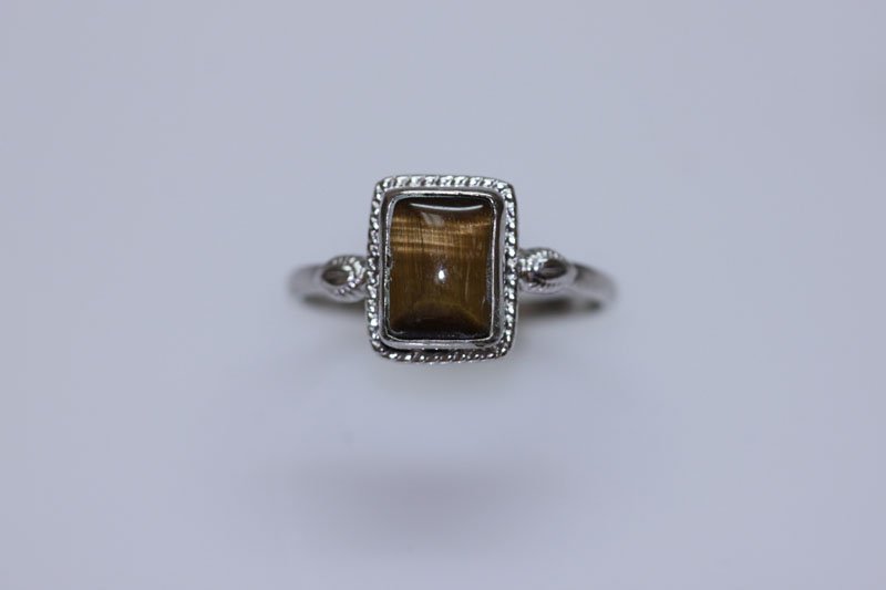 11.70 CTW TIGER EYE RING .925 STERLING SILVER: 11.70 CTW TIGER EYE RING .925 STERLING SILVER **|**|** 11.70 CTW TIGER EYE RING .925 STERLING SILVER ; MSRP: $125
