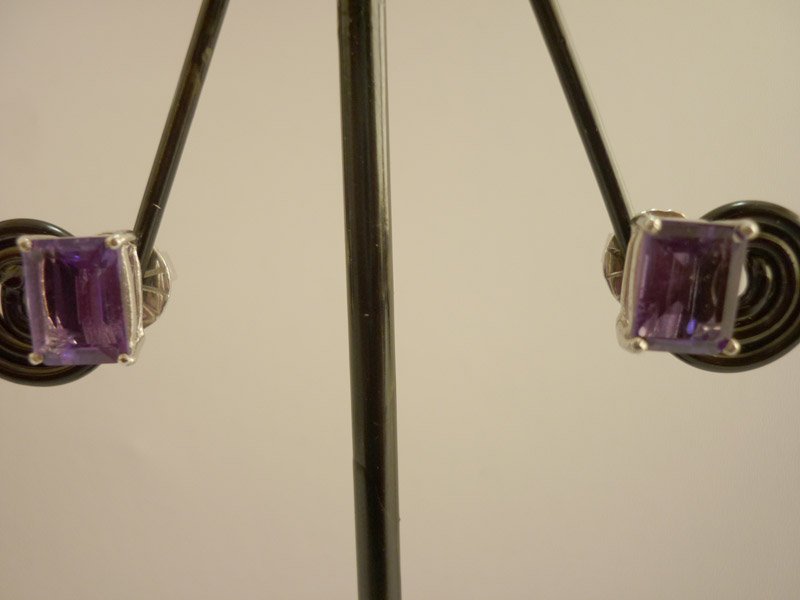 26.25 CTW AMETHYST AND MOONSTONE EARRING .925 STERLING: 26.25 CTW AMETHYST AND MOONSTONE EARRING .925 STERLING **|**|** 26.25 CTW AMETHYST AND MOONSTONE EARRING .925 STERLING SILVER AMETHYST WEIGHT 0.97 CTW MOONSTONE WEIGHT 3.35 CTW ; MSRP: $225