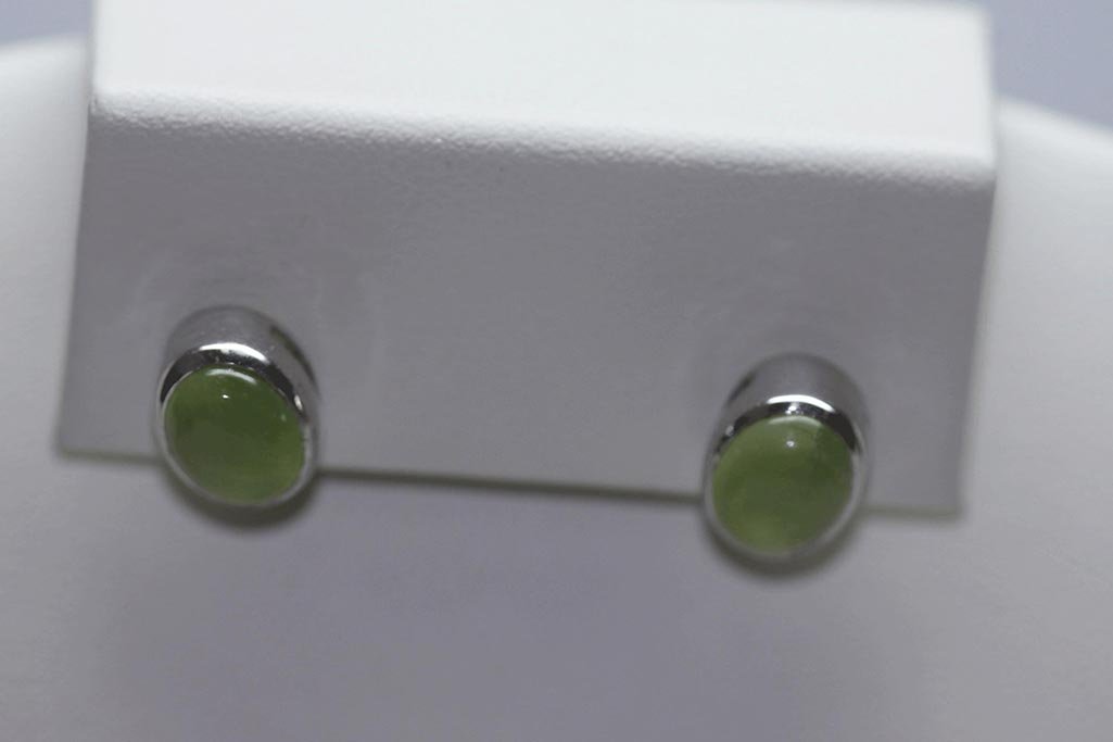 15.10 CTW GREEN AMETHYST EARINGS .925 STERLING SILVER: 15.10 CTW GREEN AMETHYST EARINGS .925 STERLING SILVER **|**|** 15.10 CTW GREEN AMETHYST EARINGS .925 STERLING SILVER STONE WEIGHT 3.85 CTW ; MSRP: $75