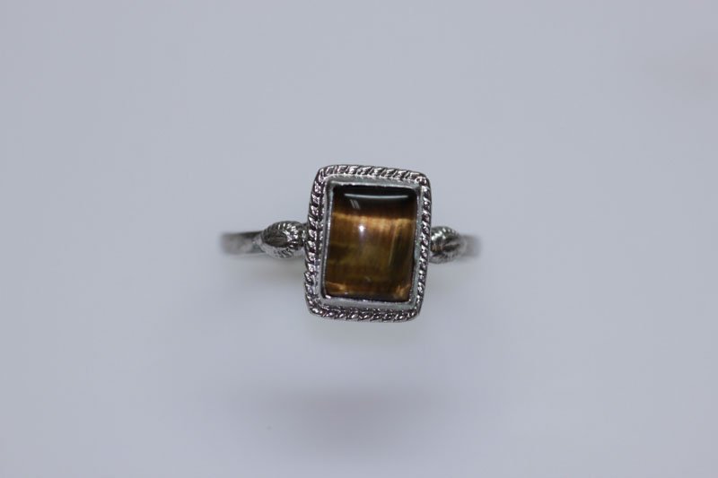 11.65 CTW TIGER EYE RING .925 STERLING SILVER: 11.65 CTW TIGER EYE RING .925 STERLING SILVER **|**|** 11.65 CTW TIGER EYE RING .925 STERLING SILVER ; MSRP: $125