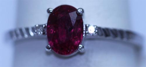 9.00 CTW RUBY AND DIAMOND RING .925 STERLING SILVER: 9.00 CTW RUBY AND DIAMOND RING .925 STERLING SILVER **|**|** 9.00 CTW RUBY AND DIAMOND RING .925 STERLING SILVER; RUBY 1.05 CTW; DIAMOND 0.02 CTW ; MSRP: $280
