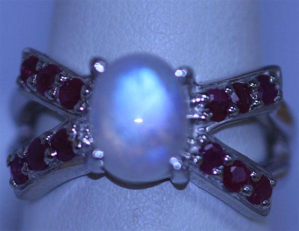 27.25 CTW RAINBOW AND RUBY RING .925 STERLING SILVER: 27.25 CTW RAINBOW AND RUBY RING .925 STERLING SILVER **|**|** 27.25 CTW RAINBOW AND RUBY RING .925 STERLING SILVER ; MSRP: $300