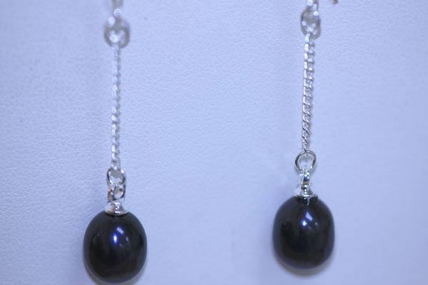 11.70 CTW BLACK PEARL DANGLING EARRING: 11.70 CTW BLACK PEARL DANGLING EARRING **|**|** 11.70 CTW BLACK PEARL DANGLING EARRING ; MSRP: $100