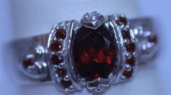 22.30 CTW GARNET RING .925 STERLING SILVER: 22.30 CTW GARNET RING .925 STERLING SILVER **|**|** 22.30 CTW GARNET RING .925 STERLING SILVER ; MSRP: $100