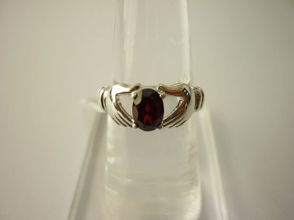 14.00 CTW GARNET RING .925 STERLING SILVER: 14.00 CTW GARNET RING .925 STERLING SILVER **|**|** 14.00 CTW GARNET RING .925 STERLING SILVER ; STONE WEIGHT 1.16 CTW ; MSRP: $125
