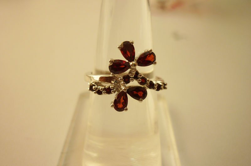 17.45 CTW Garnet Ring .925 Sterling Silver: 17.45 CTW Garnet Ring .925 Sterling Silver **|**|** 17.45 CTW Garnet Ring .925 Sterling Silver ; MSRP: $210