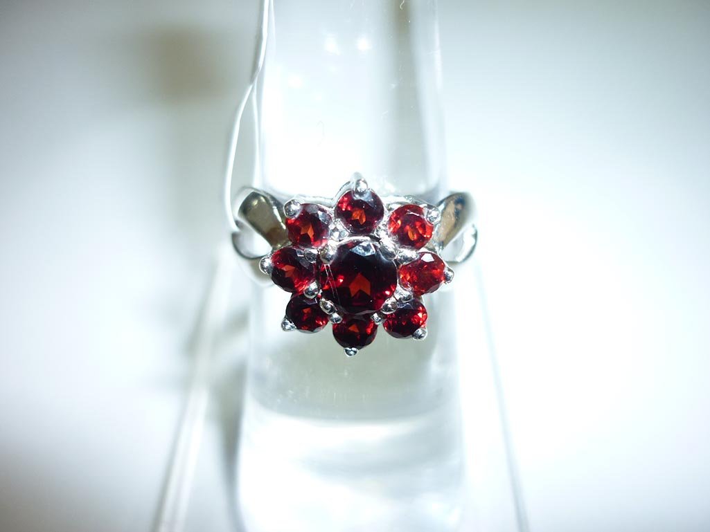23.75 CTW GARNET RING .925 STERLING SILVER: 23.75 CTW GARNET RING .925 STERLING SILVER **|**|** 23.75 CTW GARNET RING .925 STERLING SILVER ; STONE WEIGHT 2.17 CTW ; MSRP: $200