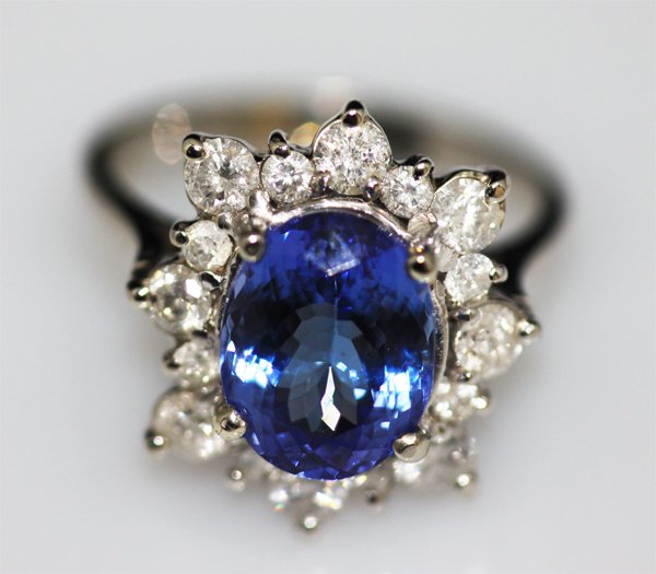 14K GOLD OVAL TANZANITE AND DIAMOND RING - 4