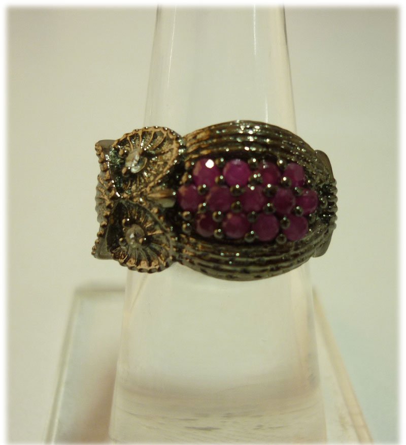 35.50 ctw Black Owl shaped with Ruby Ring .925 Sterlin: 35.50 ctw Black Owl shaped with Ruby Ring .925 Sterlin **|**|** 35.50 ctw Black Owl shaped with Ruby Ring .925 Sterling Silver ; MSRP: $330