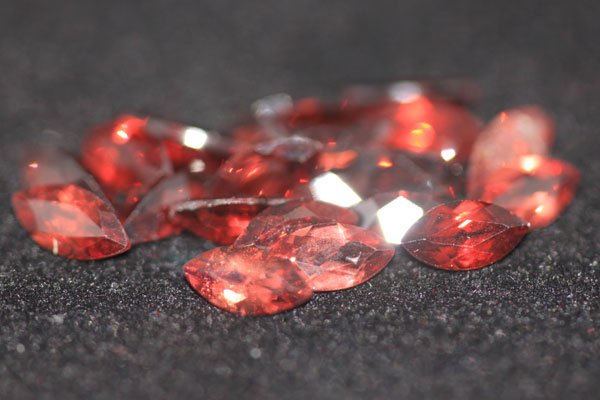 5.40 CTW MARQUISE GARNET 3X6MM (20): 5.40 CTW MARQUISE GARNET 3X6MM (20) **|**|** 5.40 CTW MARQUISE GARNET 3X6MM (20)