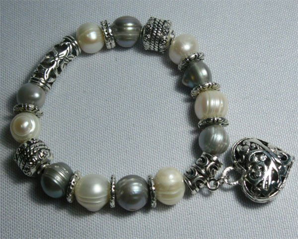 150CTW PHILIPPINE WHITE SILVER PEARL HEART SILVER BRACE: 150CTW PHILIPPINE WHITE SILVER PEARL HEART SILVER BRACE **|**|** 150CTW PHILIPPINE WHITE SILVER PEARL HEART SILVER BRACELET