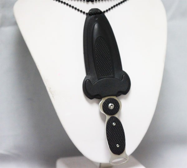 COLLECTORS EDITION 6" NECK KNIFE DOUBLED EDGED STAINLES: COLLECTORS EDITION 6" NECK KNIFE DOUBLED EDGED STAINLES **|**|** OVERALL LENGTH 6"; 2.5" BLADE; 3.5" HANDLE WITH HARD PLASTIC SHEATH
