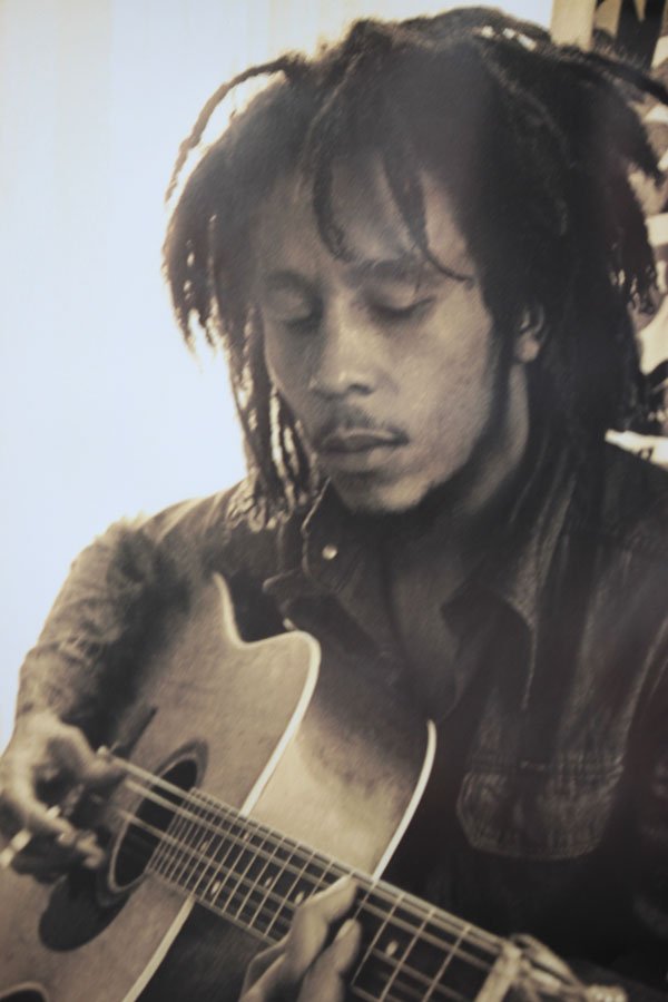 BOB MARLEY WELL KNOWN REGGAE SINGER: BOB MARLEY WELL KNOWN REGGAE SINGER **|**|** BOB MARLEY WELL KNOWN REGGAE SINGER