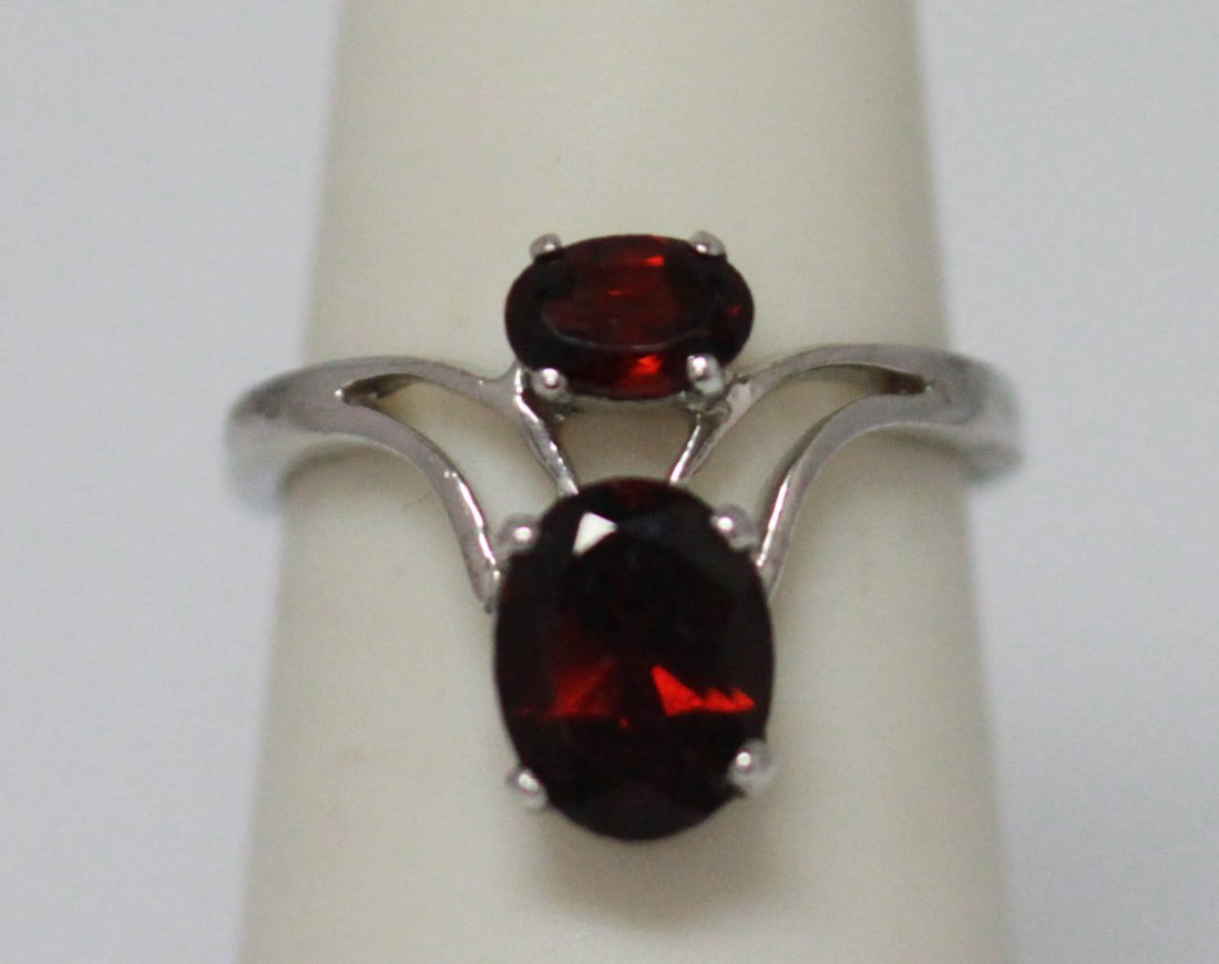 13.00 CTW GARNET OVAL RING .925 STERLING SILVER: 13.00 CTW GARNET OVAL RING .925 STERLING SILVER **|**|** 13.00 CTW GARNET OVAL RING .925 STERLING SILVER