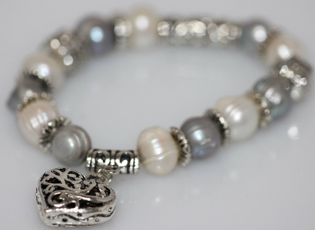 150CTW PHILIPPINE WHITE SILVER PEARL HEART SILVER BRACE: 150CTW PHILIPPINE WHITE SILVER PEARL HEART SILVER BRACE **|**|** 150CTW PHILIPPINE WHITE SILVER PEARL HEART SILVER BRACELET