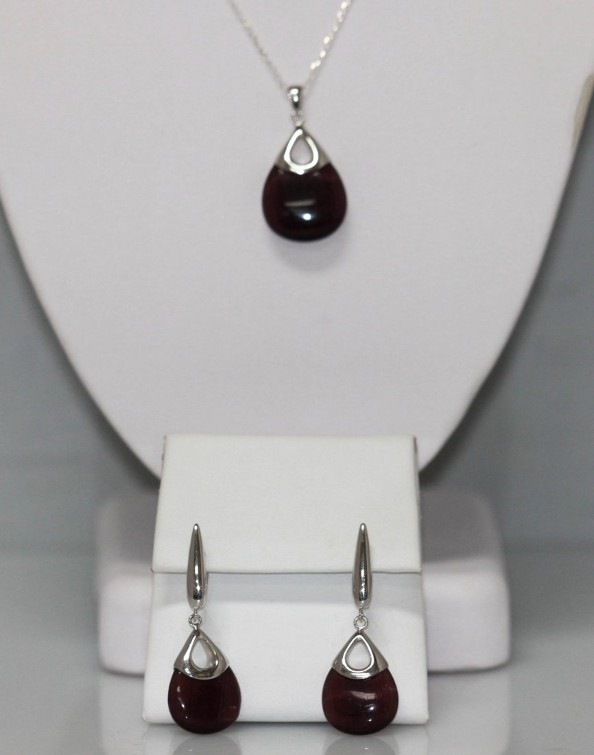 Synthetic stone Pendant and earing set .925 STERLING SI: Synthetic stone Pendant and earing set .925 STERLING SI **|**|** Synthetic stone Pendant and earing set .925 STERLING SILVER