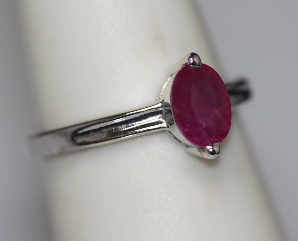 0.50 CTW RUBY RING .925 STERLING SILVER: 0.50 CTW RUBY RING .925 STERLING SILVER **|**|** 0.50 CTW RUBY RING .925 STERLING SILVER