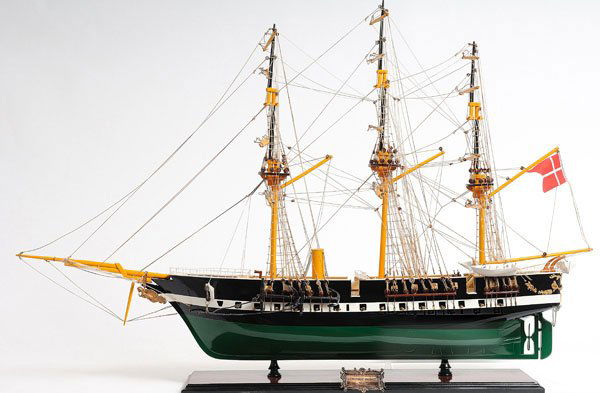 HAND MADE WOODEN Fregettan Jylland Painted W/COA: HAND MADE WOODEN Fregettan Jylland Painted W/COA **|**|** Dimensions: 70L x 14W x 67H (cm) Description: Our Fregatten Jylland model is handcrafted from beautiful wood such as rosewood, mahogany, teak,