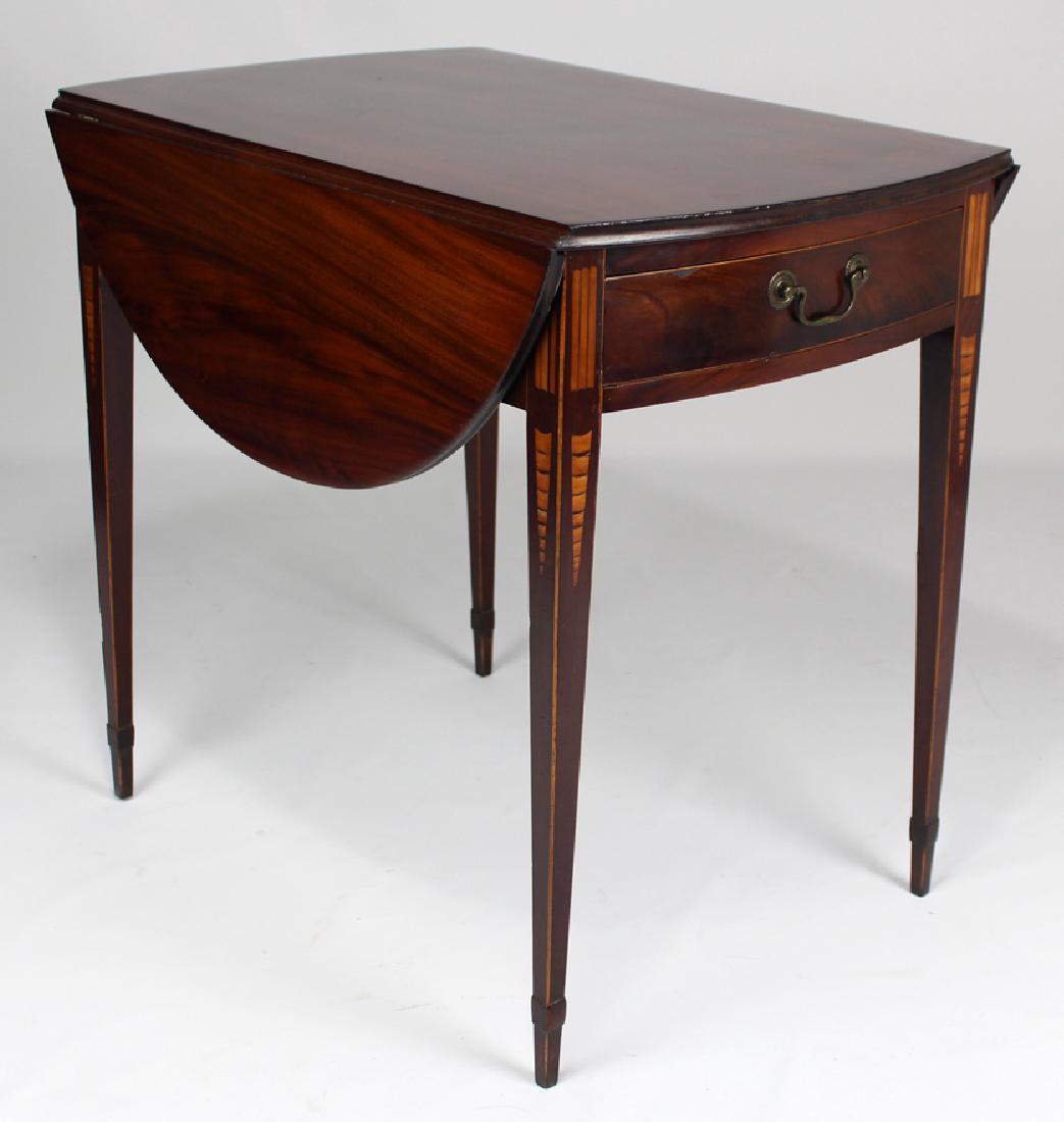 RHODE ISLAND HEPPLEWHITE MAHOGANY PEMBROKE TABLE (1 of 3)