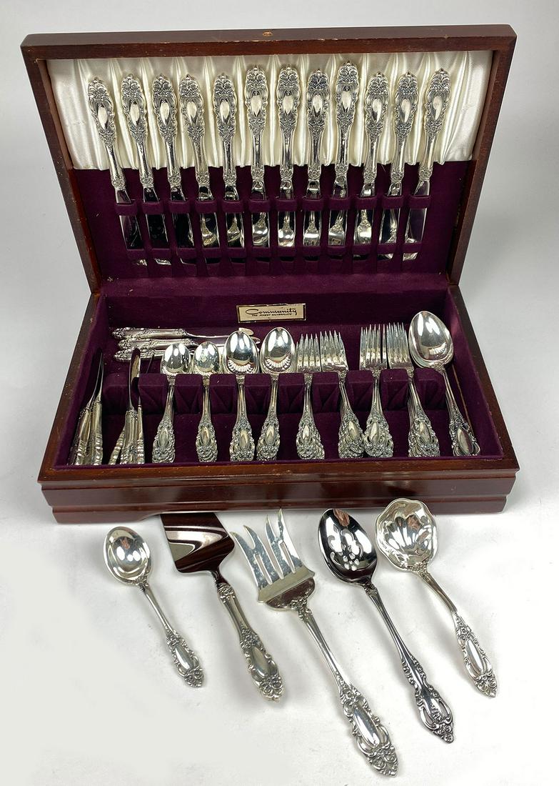 TOWLE STERLING SILVER FLATWARE SERVICE FOR TWELVE (1 of 1)