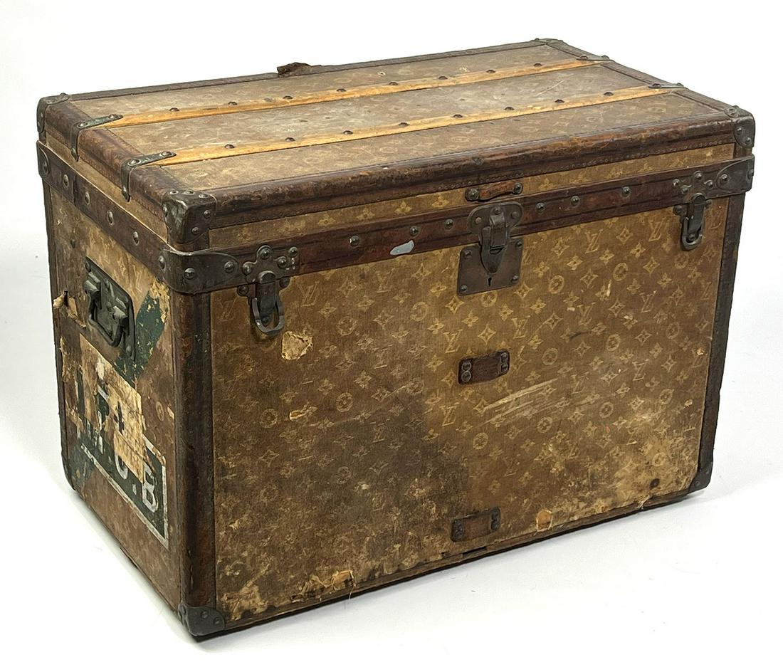 LOUIS VUITTON STEAMER TRUNK (1 of 4)