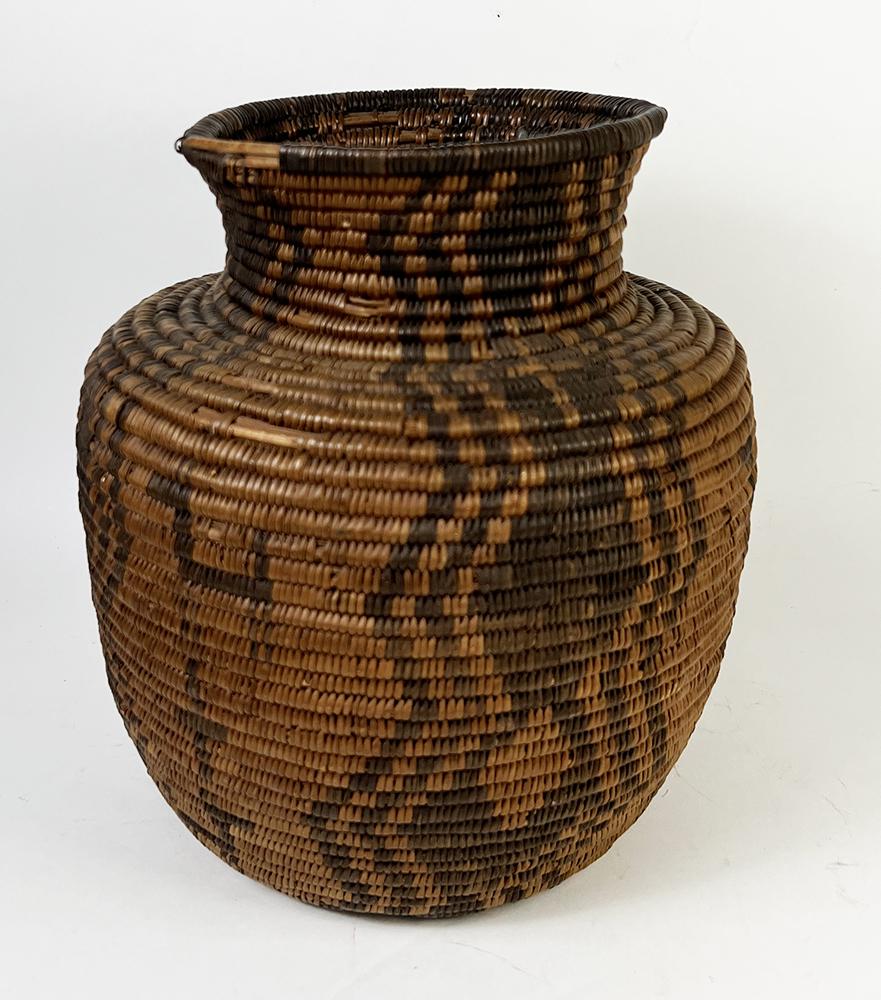 NATIVE AMERICAN APACHE OLLA BASKET (1 of 3)