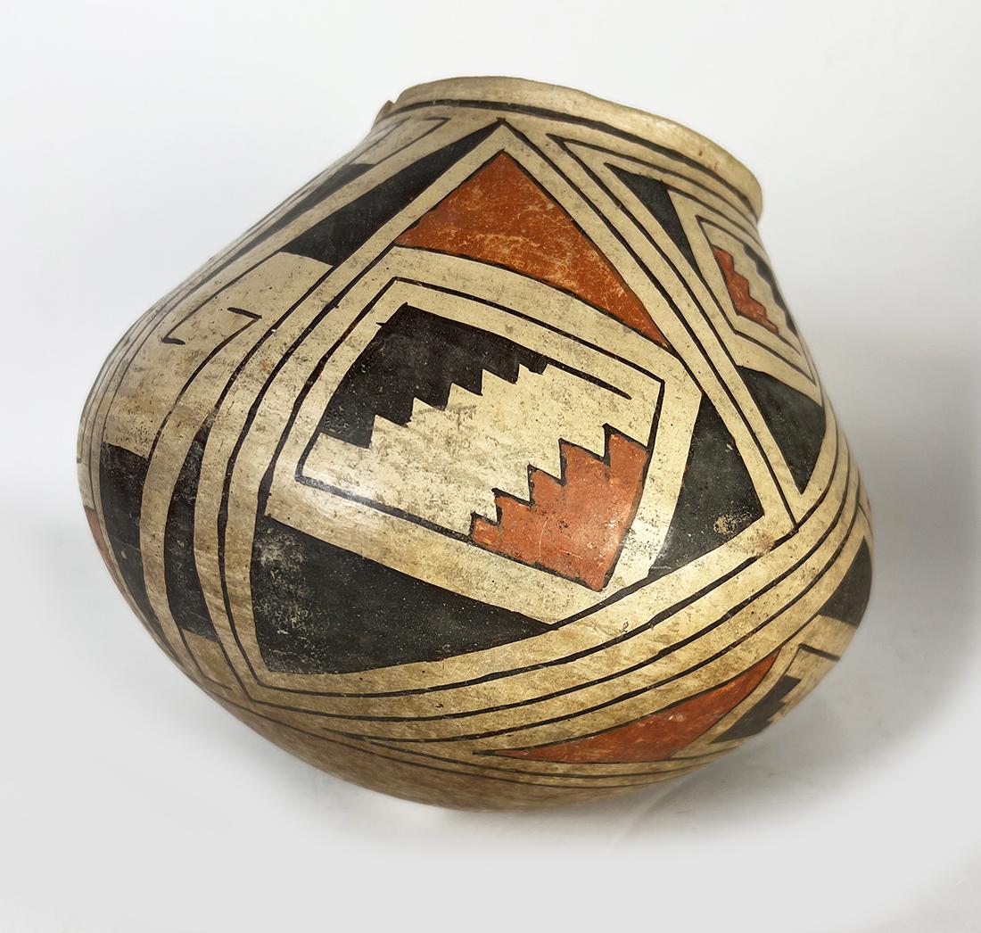 NATIVE AMERICAN CASAS GRANDES PAINTED GEOMETRIC BOWL (1 of 7)