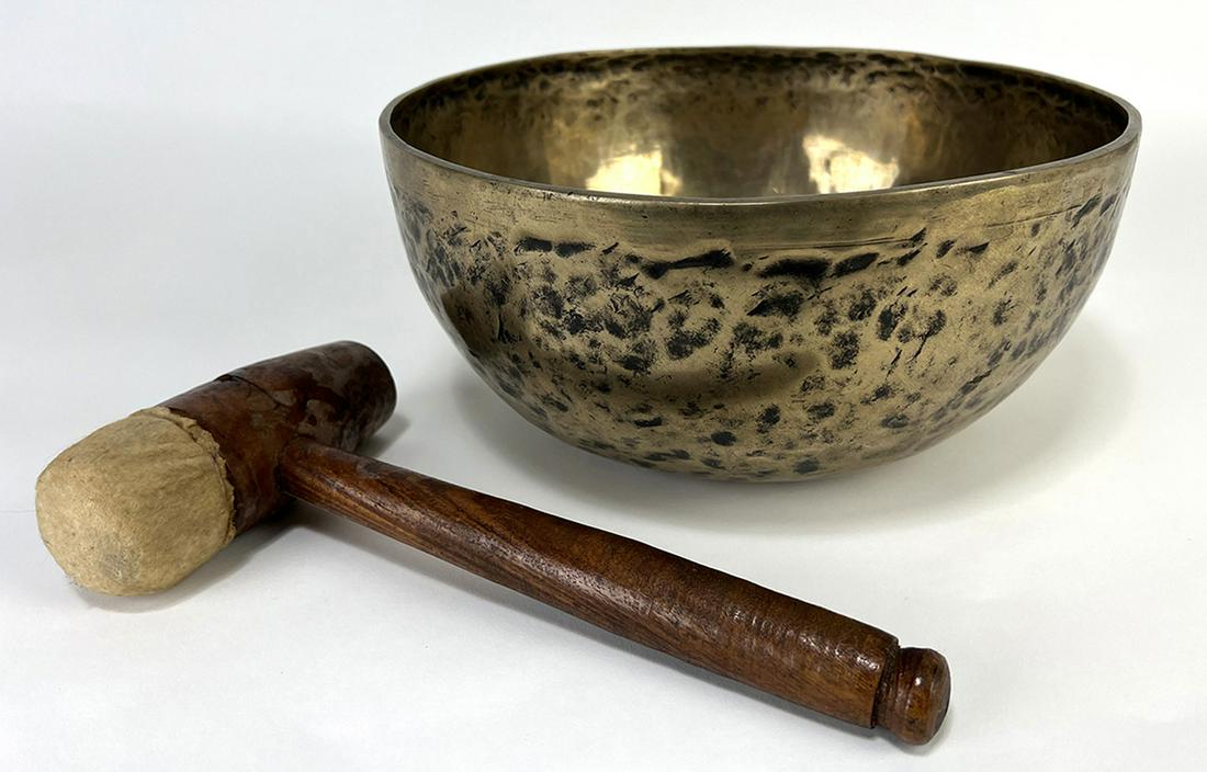 LARGE TIBETAN BUDDHIST BRASS SINGING BOWL (1 of 3)