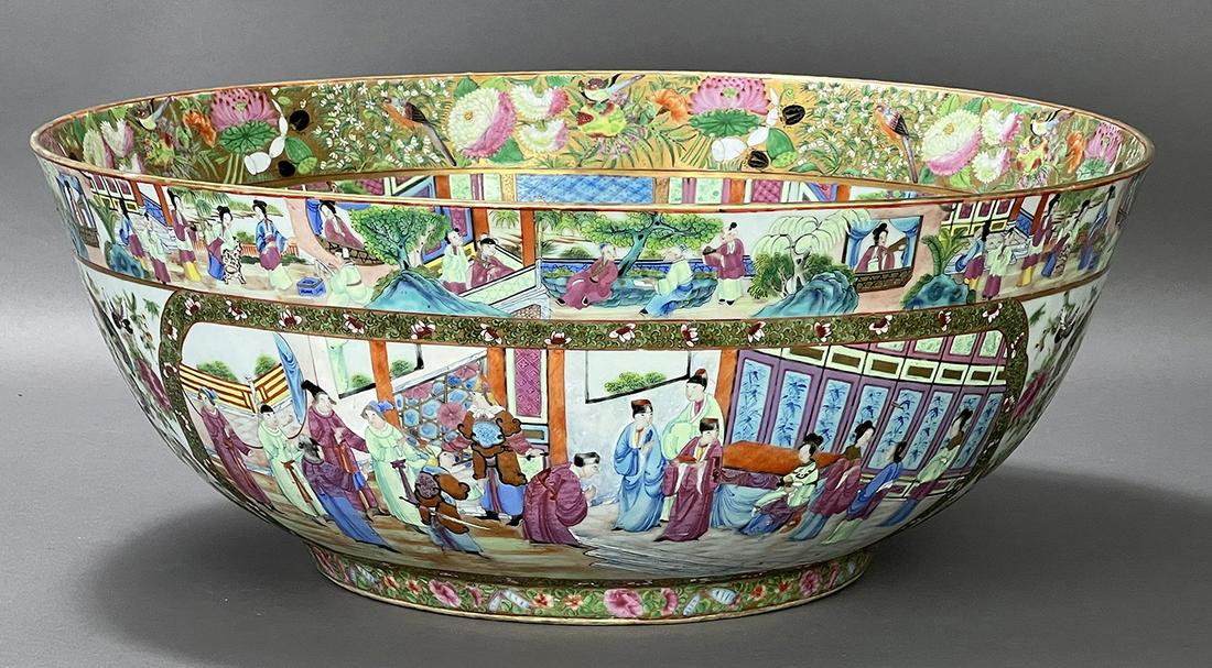 LARGE CHINESE EXPORT PORCELAIN ROSE MANDARIN PUNCHBOWL (1 of 1)