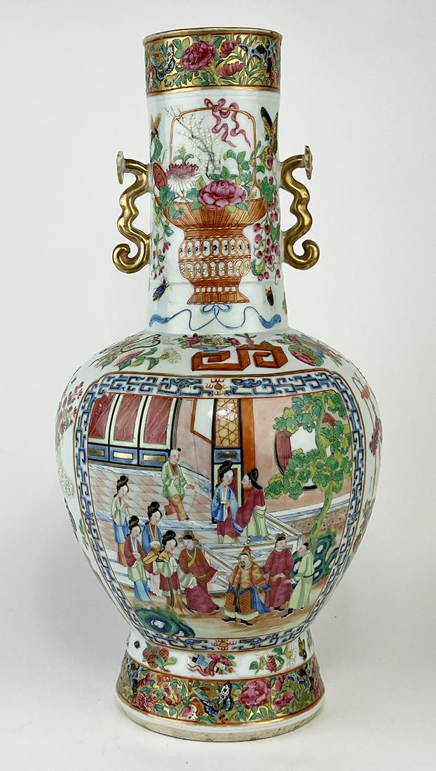 CHINESE EXPORT PORCELAIN MANDARIN VASE (1 of 4)