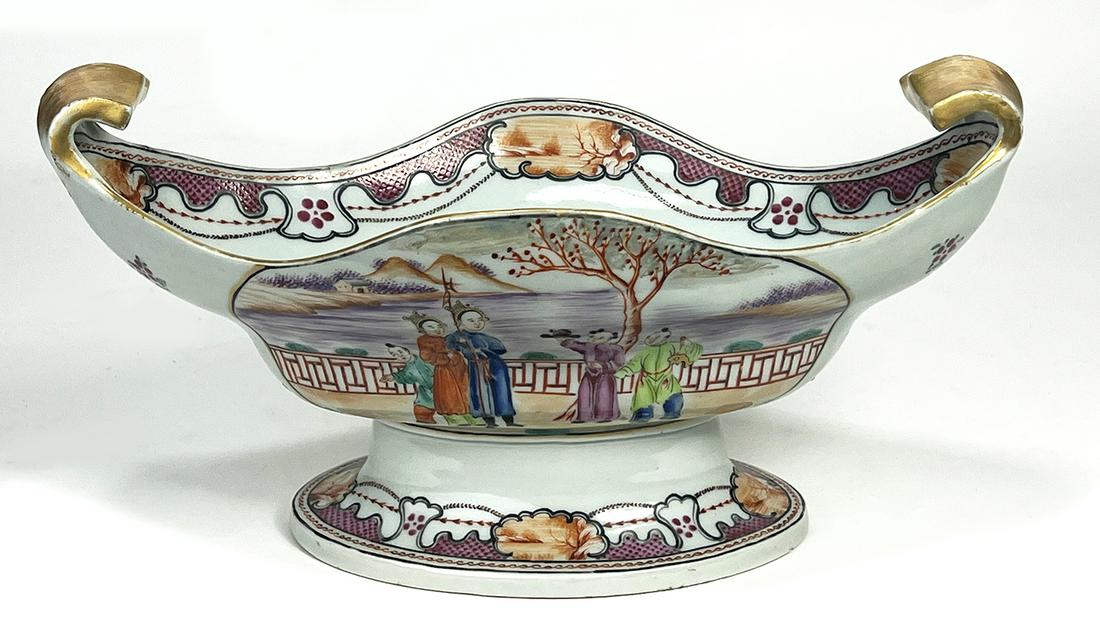 UNUSUAL CHINESE EXPORT PORCELAIN FOOTED ENTREE DISH (1 of 2)