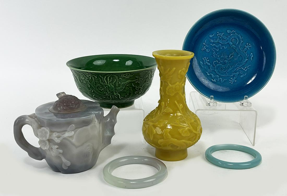 (on 6) CHINESE DECORATED PORCELAINS AND PEKING GLASS (1 of 1)