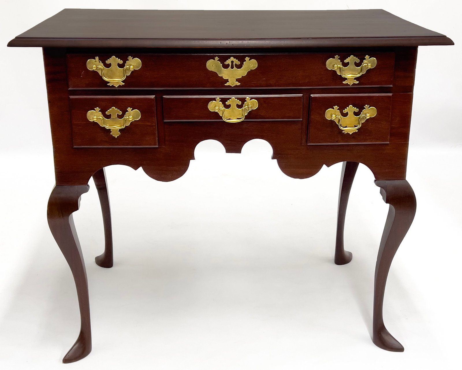 18TH C. NEWPORT QUEEN ANNE MAHOGANY DRESSING TABLE / LOWBOY (1 of 7)