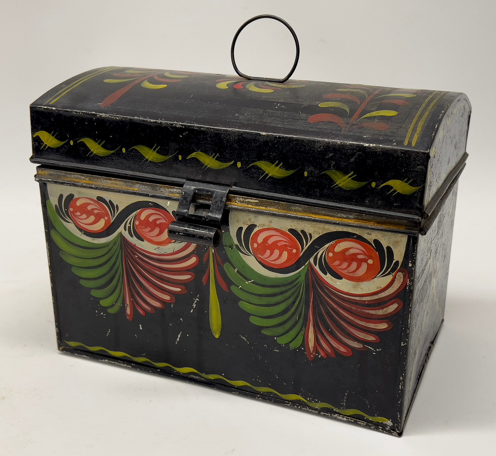 19TH C. DECORATED TOLEWARE DOME-TOP BOX (1 of 2)