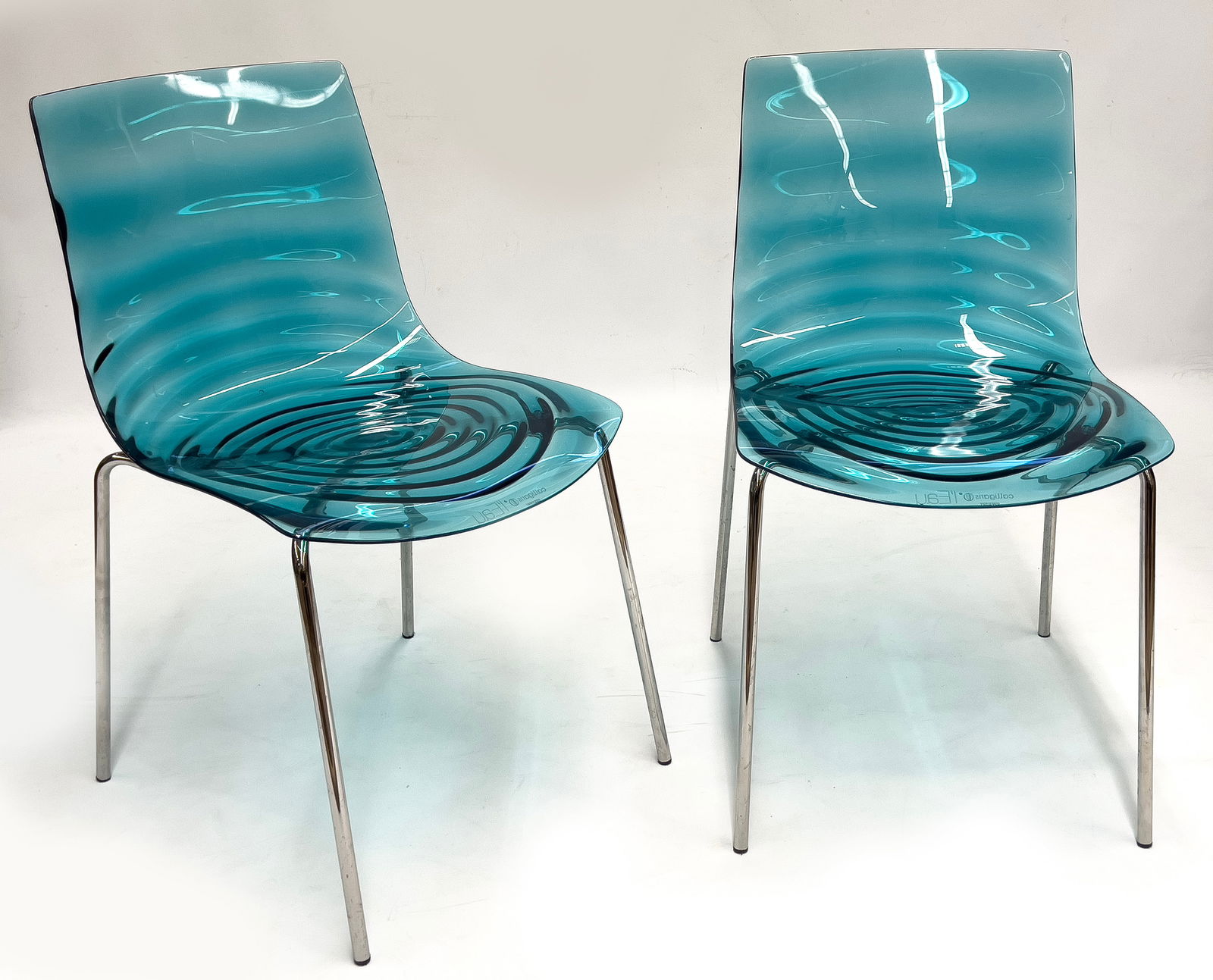 PAIR OF MODERN LUCITE AND CHROME SIDECHAIRS, CALLIGARIS (1 of 2)
