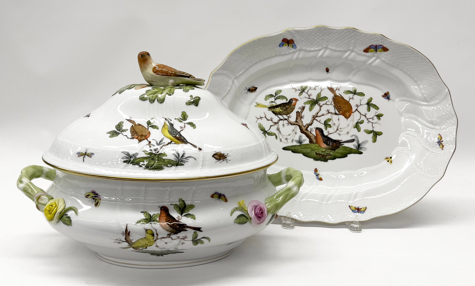 HEREND PORCELAIN COVERED TUREEN WITH UNDERPLATE, ROTHSCHILD BIRD PATTERN (1 of 3)