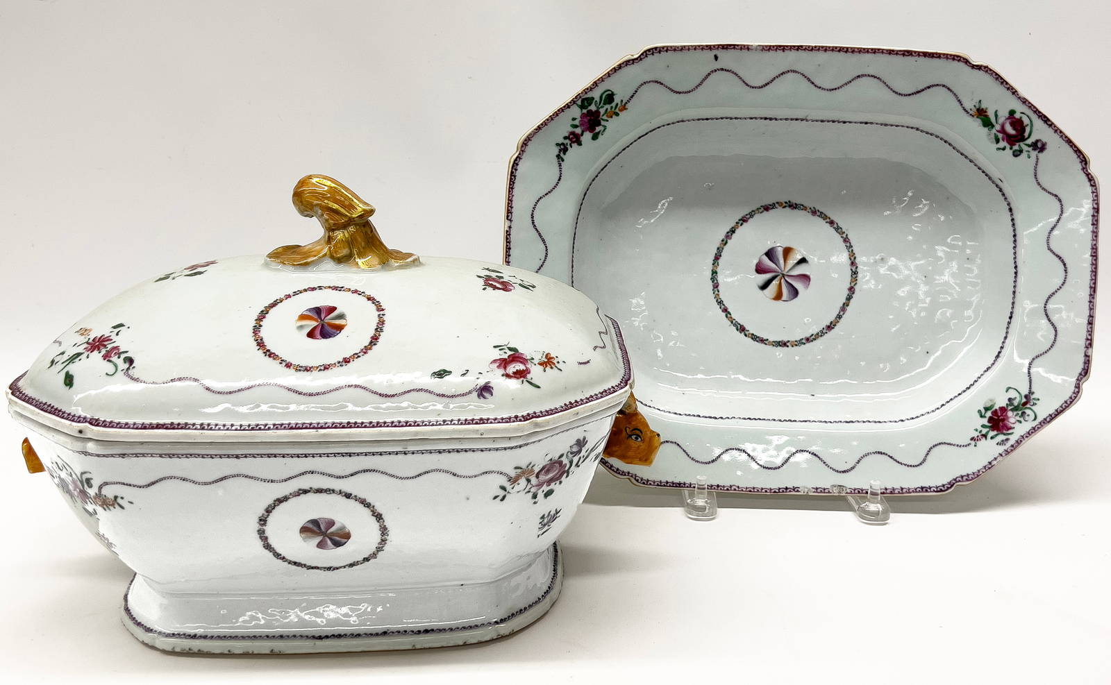 CHINESE EXPORT PORCELAIN COVERED TUREEN AND UNDERTRAY