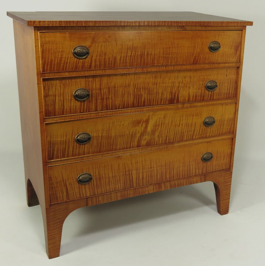 NEW ENGLAND COUNTRY HEPPLEWHITE TIGER MAPLE CHEST
