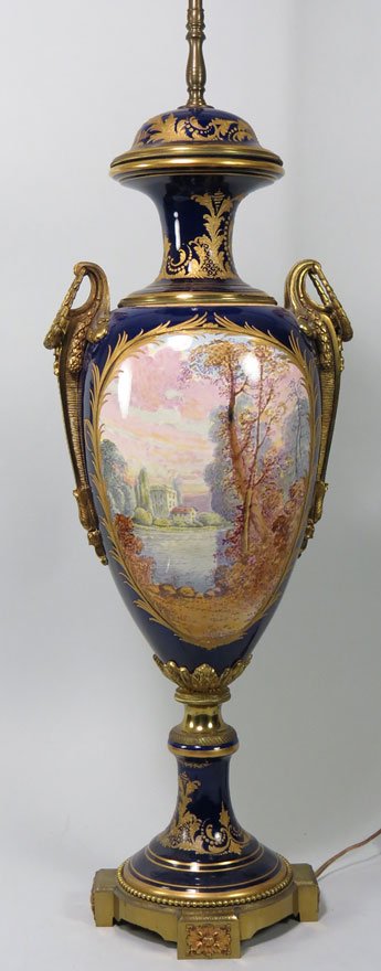 LARGE SEVRES-STYLE PORCELAIN URN-FORM LAMP - 3