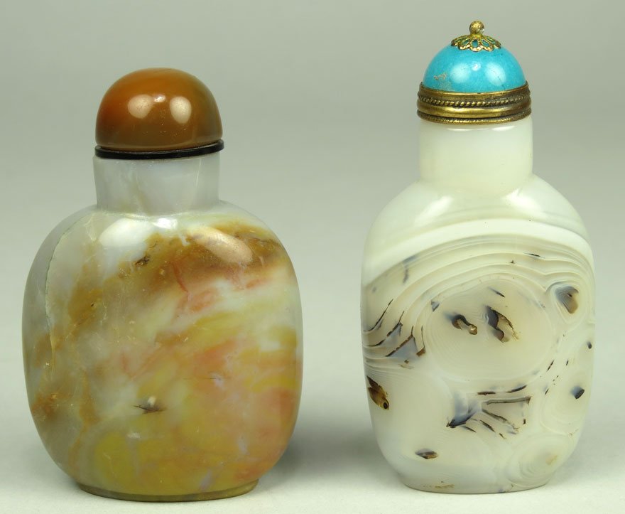 (2) CHINESE AGATE SNUFF BOTTLES
