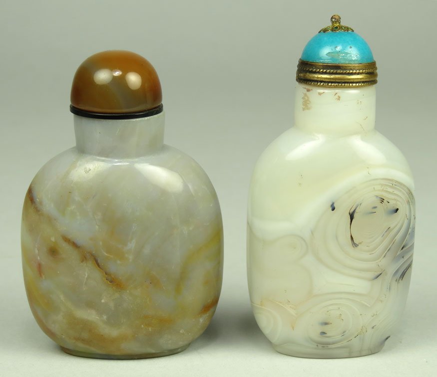 (2) CHINESE AGATE SNUFF BOTTLES - 2