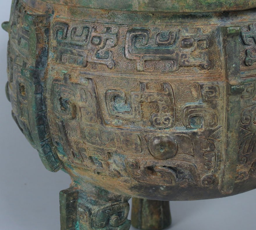 LARGE CHINESE ARCHAIC-STYLE BRONZE DING - 6
