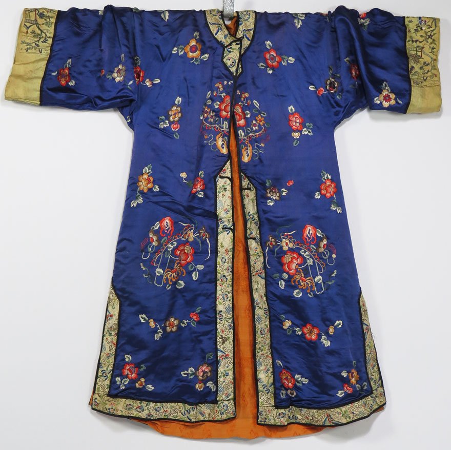 (on 2) CHINESE FLORAL EMBROIDERED ROBE