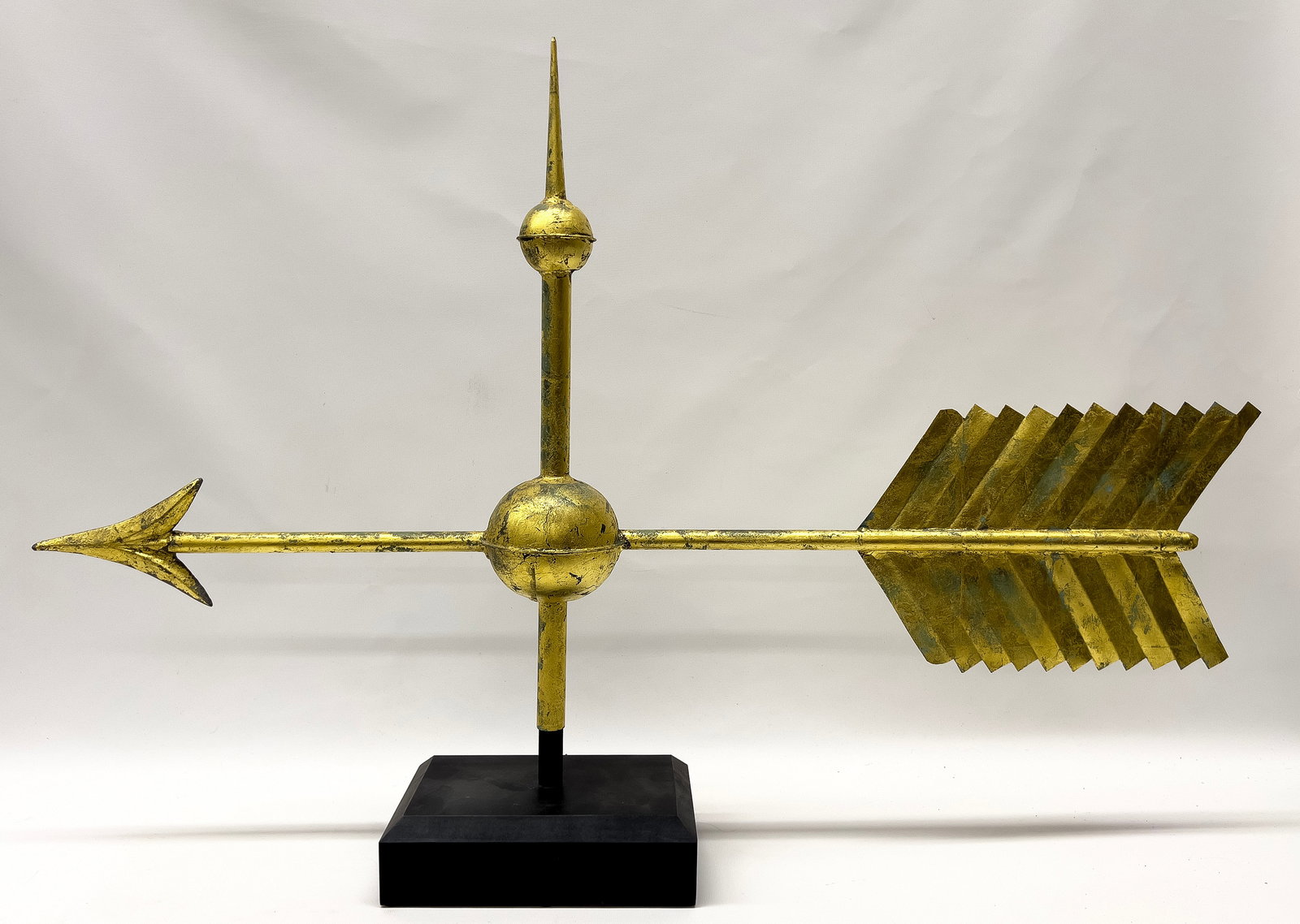 GILDED ARROW LIGHTENING ROD/WEATHERVANE (1 of 1)
