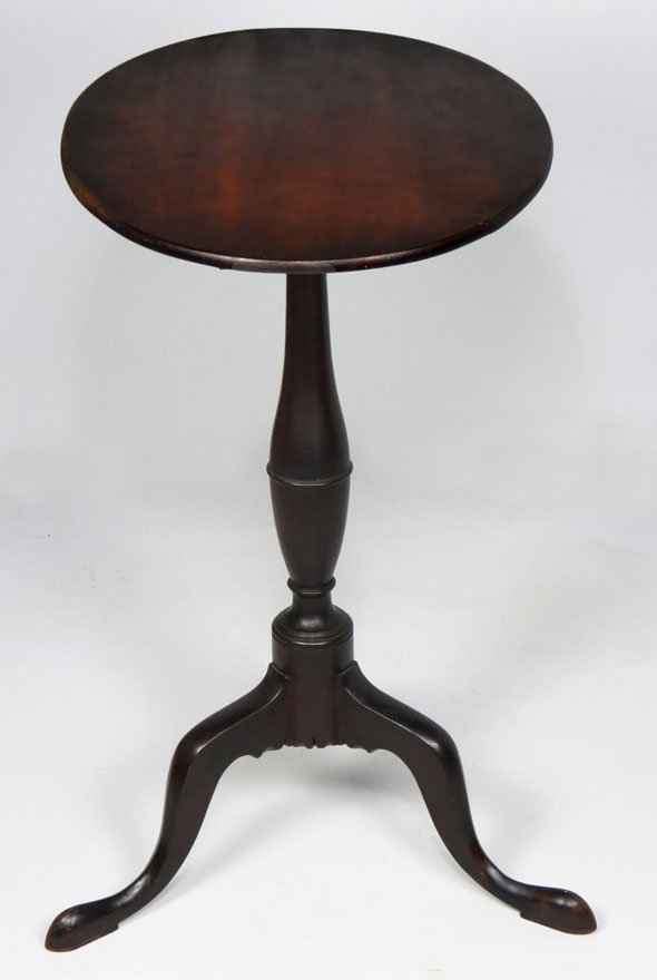 MASSACHUSETTS FEDERAL MAHOGANY CANDLESTAND: attrib. Joseph Short, Newburyport, MA old finish, tilting oval top, on slender shaped pedestal, cabriole legs ending in padded snake feet, 29”h; top 24” by 16”