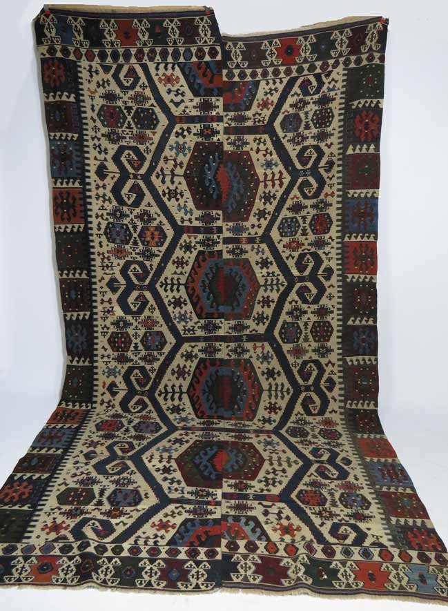 ANTIQUE TURKISH KILIM RUG: 5’6” x 10’9”