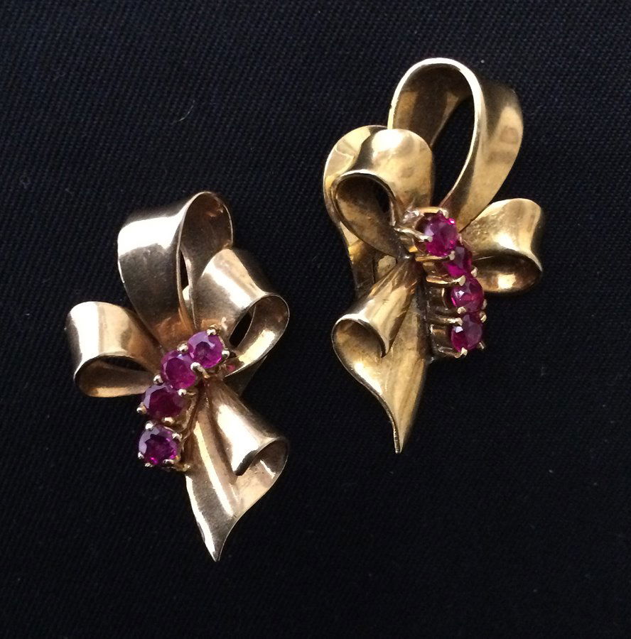 PAIR OF 14K GOLD AND GARNET EARRINGS (1 of 1)