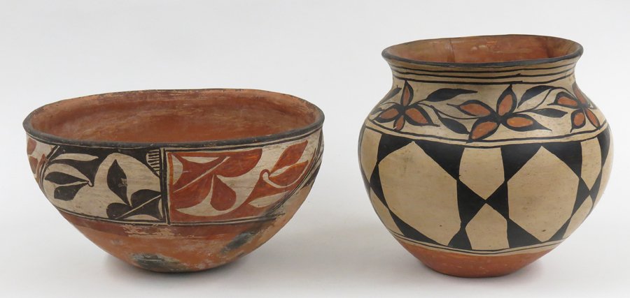 (2) SOUTHWEST PUEBLO POTTERY POTS (1 of 4)