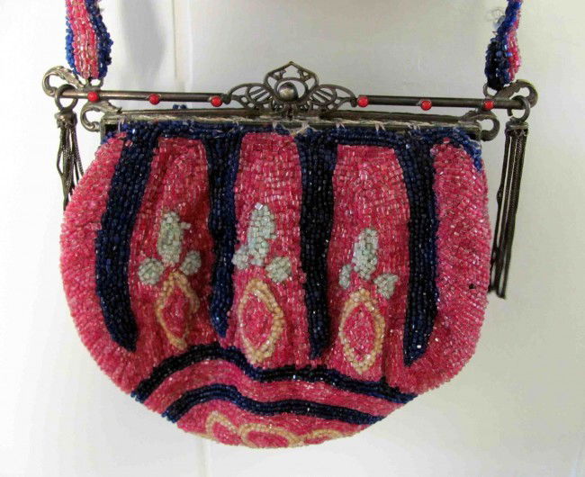 Antique Vintage 1880s Hand Made Glass Beads Bag: Antique Vintage 1880s Hand Made Glass Beads American Woman's Handbag Dimensions: 7" x 6" Condition Report: Antique Condition W250
